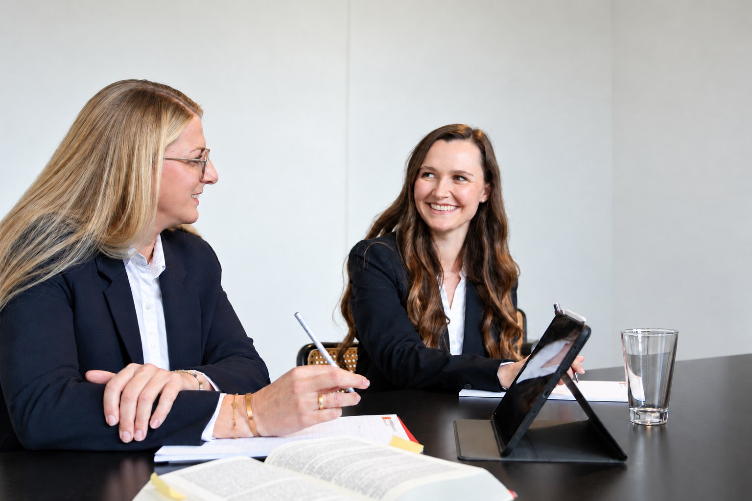 Laura Todde in consultation at Rudolph Rechtsanwälte – medical criminal law